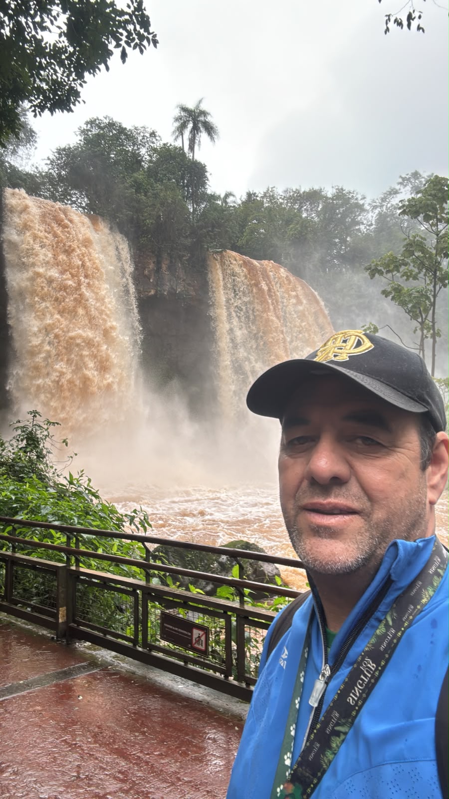 Ademilson Nunes, guia e motorista de van da Iguassu Company